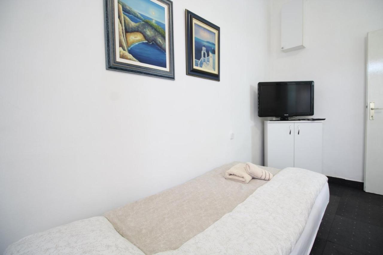 Nikolaj Mirlikiski Novi Sad Dış mekan fotoğraf